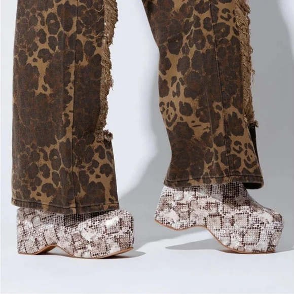 AZALEA Wang SnakeSkin tea tree wedge clog mules heel NEW BOHEMIAN CHIC SHOES - Picture 2 of 6